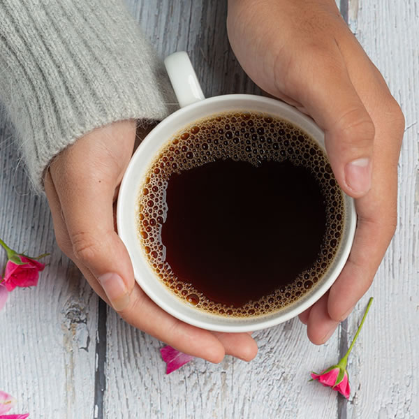 ¿CÓMO LA CAFEÍNA TE DESPIERTA?